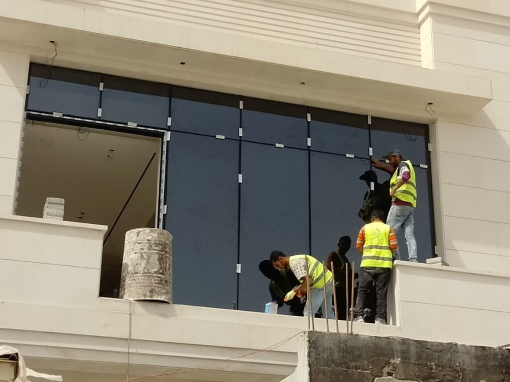 أفضل مصنع ألومنيوم في الرياض | تنفيذ واجهات وشبابيك بضمان 10 سنوات 2